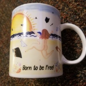"Born To Be Free" Lettering Beverage Drink Cup